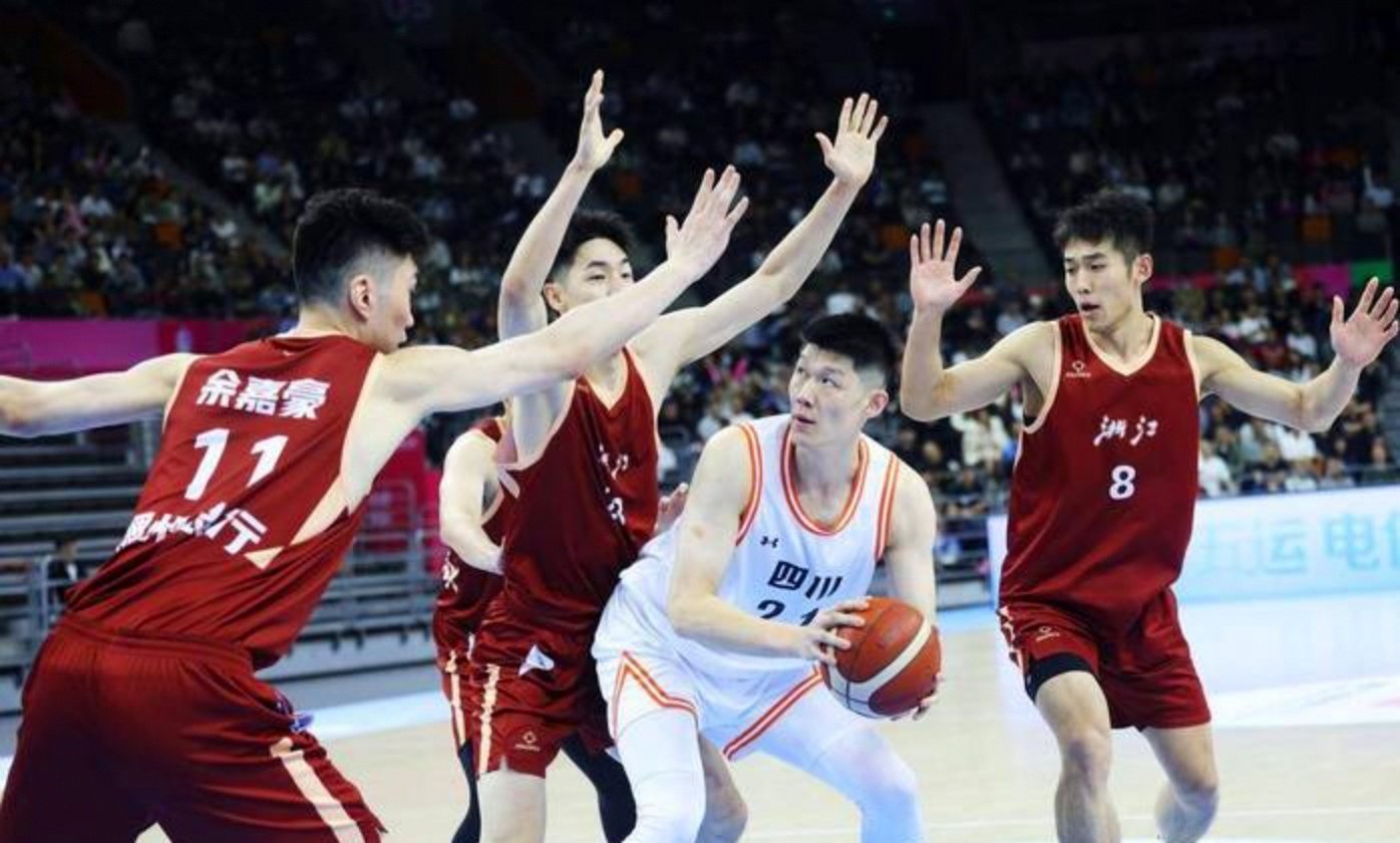 乐动体育官网-包含赛后广州队调整名单以备中超，手感冰凉环节打磨，悬念犹存，轮换策略成焦点的词条